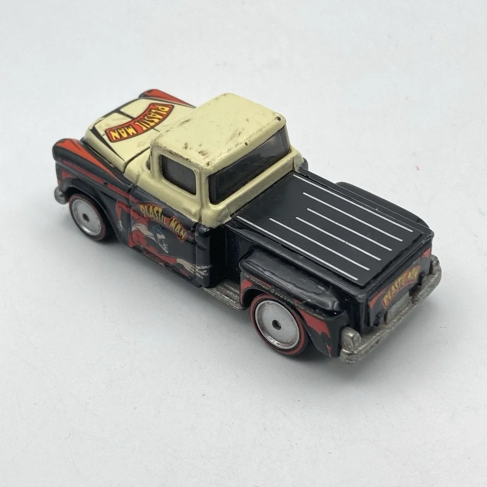 Hot Wheels Beatles Dairy Delivery Milk Truck Plastic Man Skullduggery / Lot #10